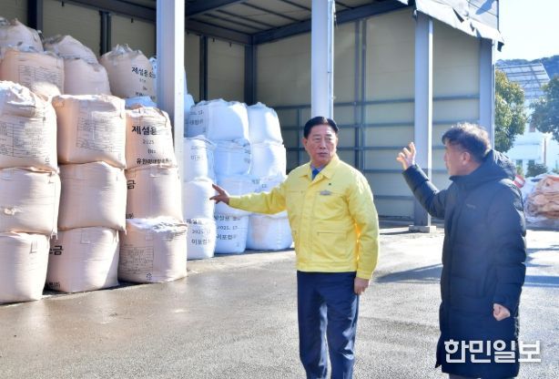 장성군, 신속한 제설 작업… 주민 불편 ‘눈 녹듯’