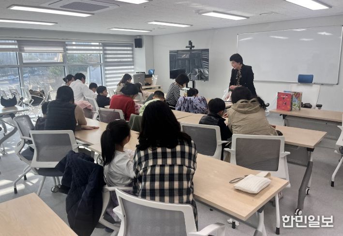 구립도서관 프로그램 운영