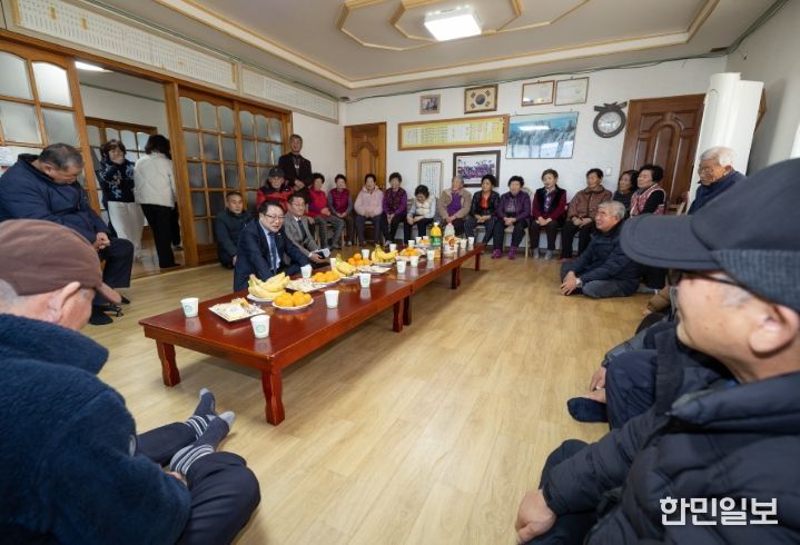 정헌율 시장, 지역 경로당 방문해 난방·안전 상태 확인