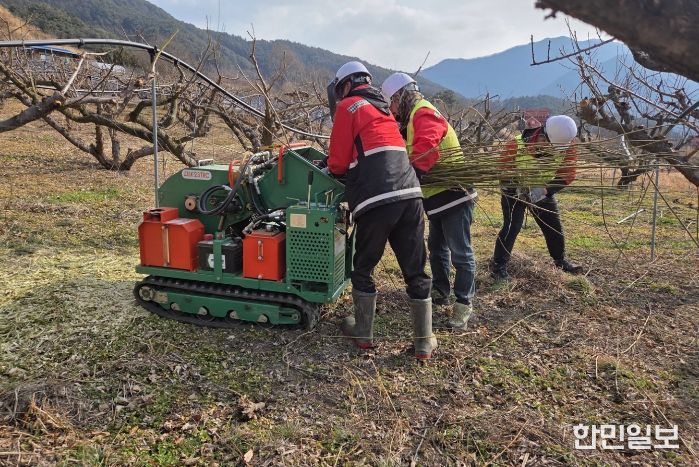 구례군, 영농부산물 파쇄지원단 본격 운영