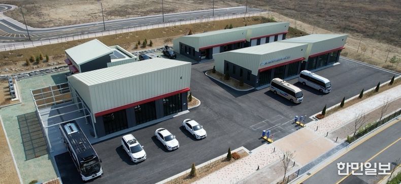 데이터 업데이트, 차량 충전 등 운행을 준비하고 주차할 수 있는 세종자율주행 실증 지원센터