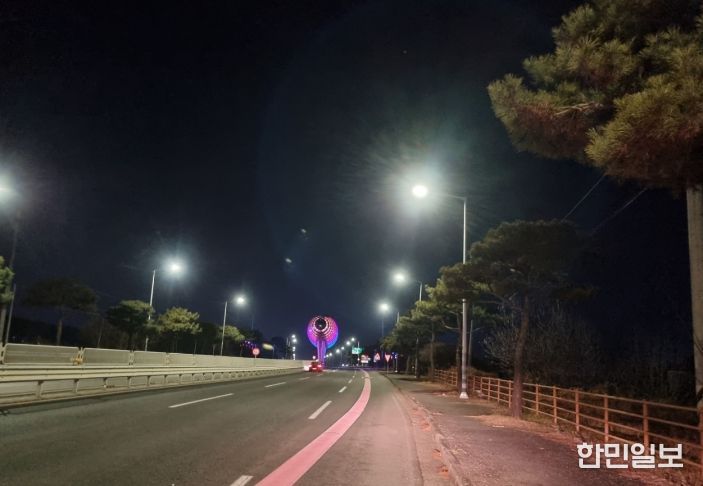 설 명절 대비 나주시 관내 조명시설 야간 점검 모습.
