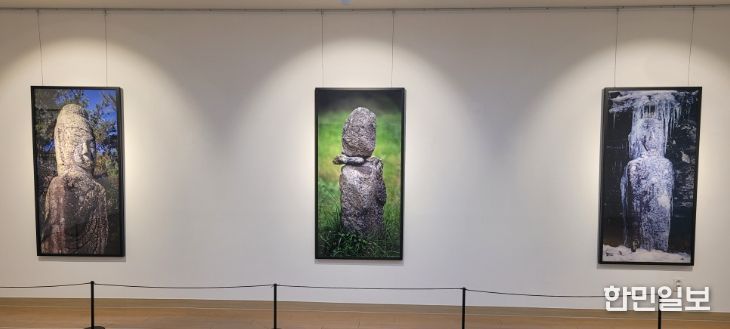 . ‘남겨진 돌, 흐르는 시간’ 展 전시장 전경
