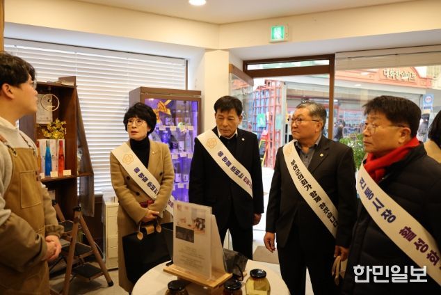 부여군의회, 설 명절맞이 전통시장 이용 캠페인 전개