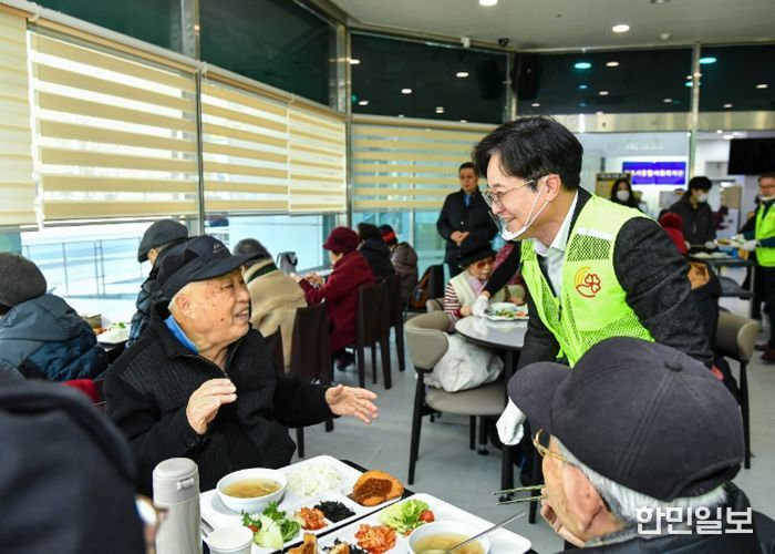 김병수 김포시장, 어르신 점심 직접 챙기며 ‘현장행정’ 시동