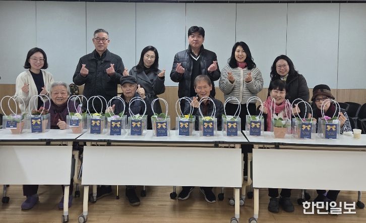 수원시 영통구 원천동 지역사회보장협의체, 홀몸 어르신 정서 지원