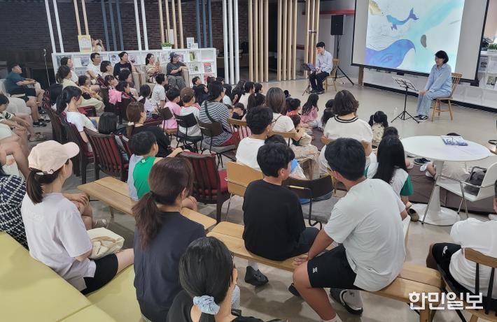 2025년 와글와글시끌벅적 말하는 도서관 운영 사진