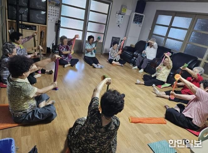 산청군보건의료원, 어르신 대상‘건강걷기 운동교실’ 운영