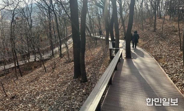 동측 '무장애숲길'.