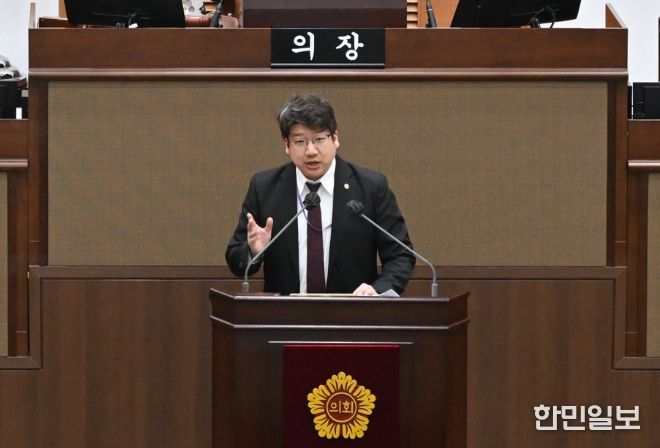 서부선 Reboot 계획을 발표 중인 문성호 의원