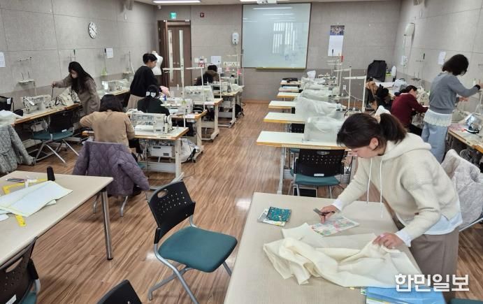 용산구 ‘여성교실’에 참여한 구민들 모습