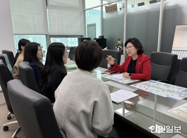 이애형 의원, 근본적인 보건실 공백 해소 위한 현장 의견 청취