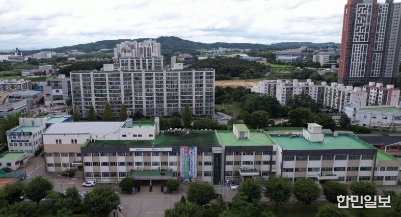 1. 천안시 서북구청 전경.