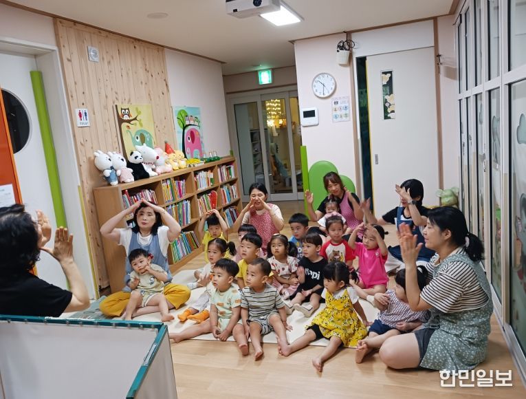 푸른길 도서관 ‘찾아가는 구연 동화’ 운영