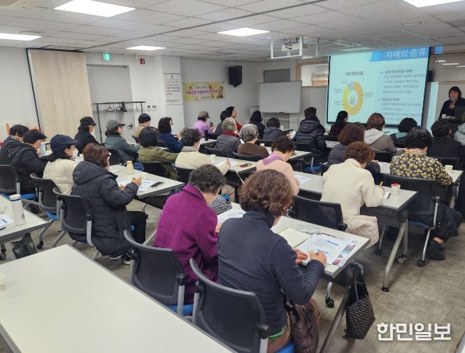 ‘치매전문자원봉사단’ 양성하여 지역사회 치매 안전망 강화