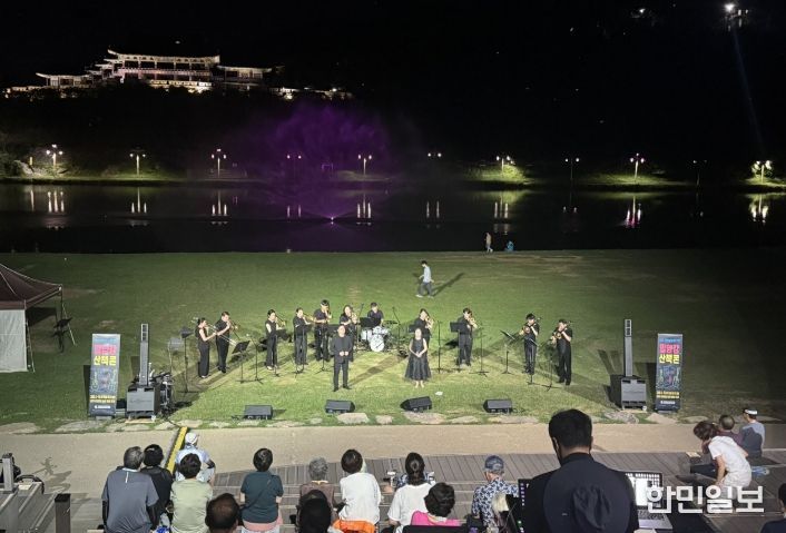 2025년 진행된 ‘밀양강 산책콘’ 공연 모습