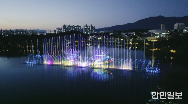 충주 호암지 음악분수, 봄밤 수놓는 야경 명소로 31일 개장