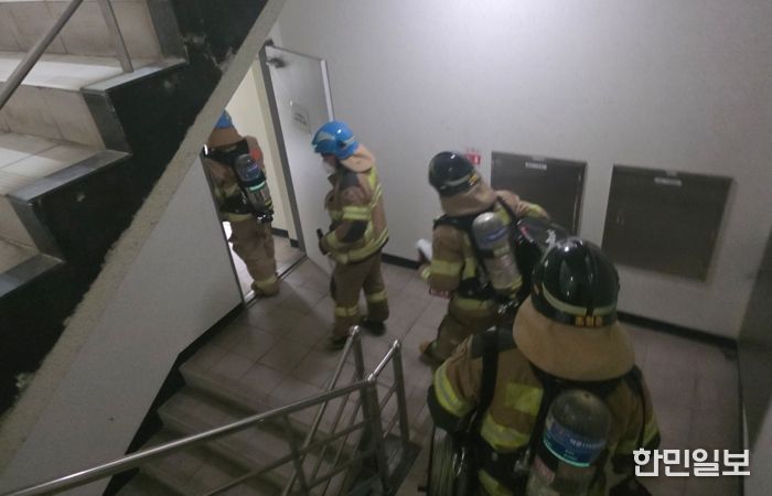 27일 오후 환경기초시설 화재 대응 모의훈련이 진행되고 있다.