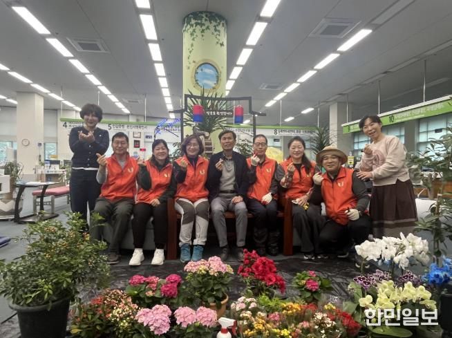 진주시, 국민행복민원실 실내정원 ‘봄맞이 새단장’