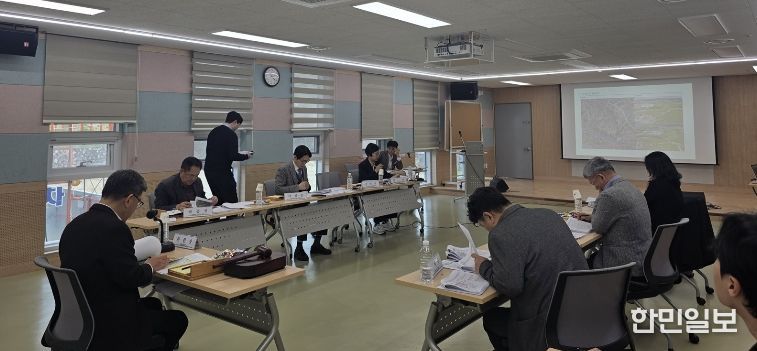 나주시가 도시계획위원회 운영을 매월 1회 이상으로 정례화한다. 사진은 도시계획위원회 개최 모습.