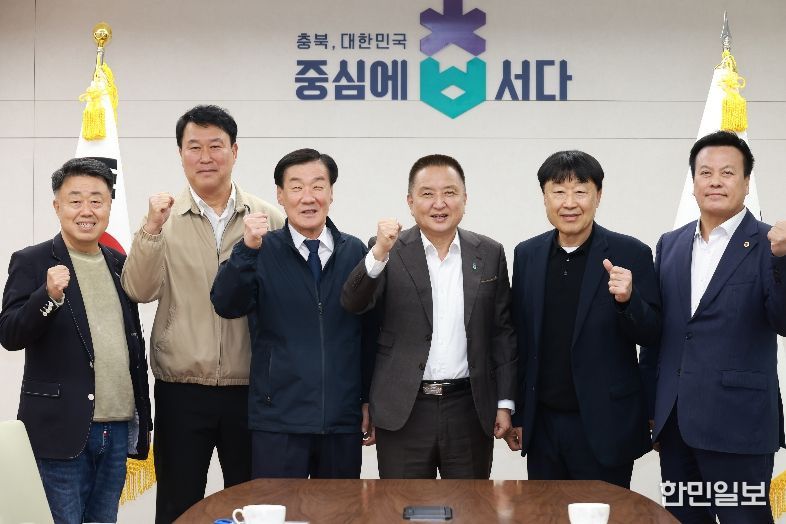 ..김재박 전 LG 감독, 장종훈 전 한화 코치 방문