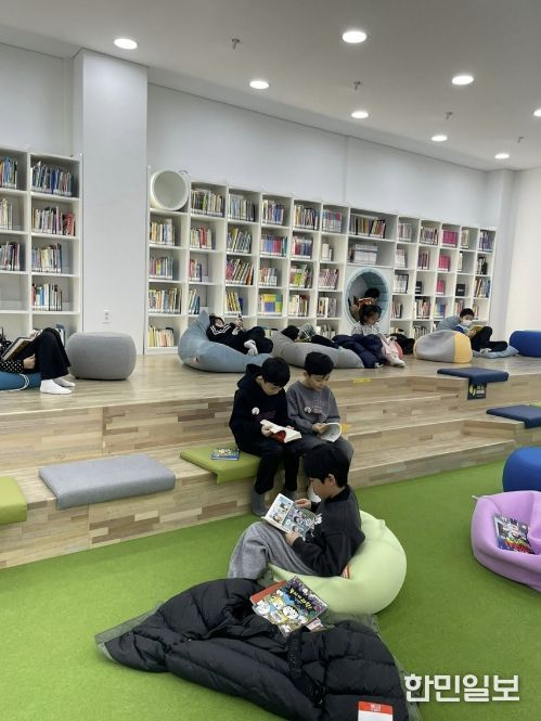 중앙도서관 어린이열람실