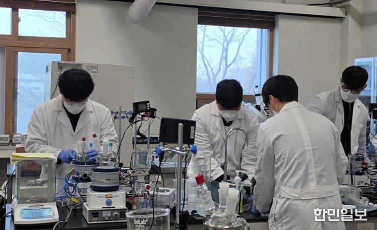 이차전지 부트캠프 실험수업 사진.