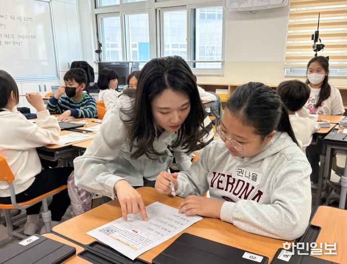 11일 예울초등학교에서 ‘2026학년도 제1차 수업 나눔 연수회’가 진행되고 있다. 사진은 분과별 수업공개 모습.